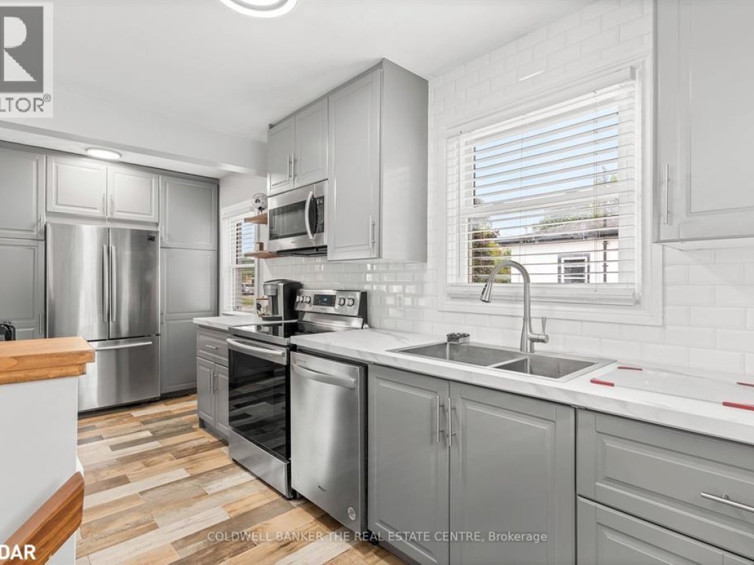 7 LEACH Street, 