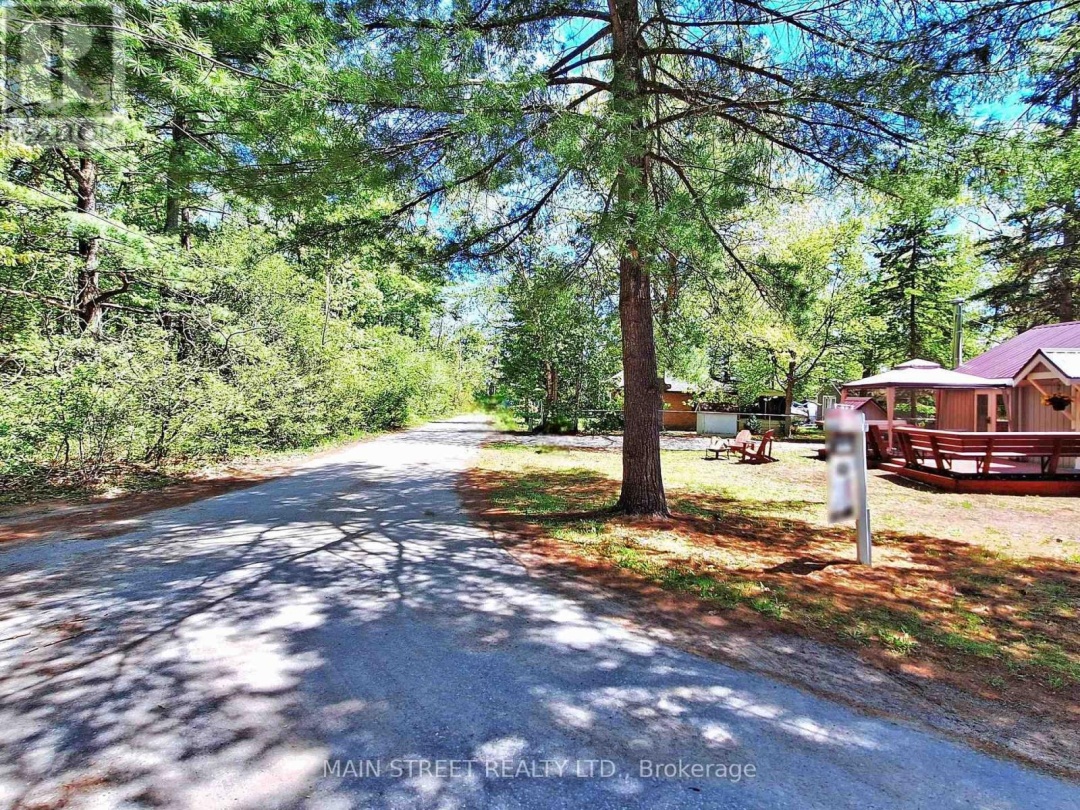 2 Ceadarhurst Avenue, Sturgeon Lake
