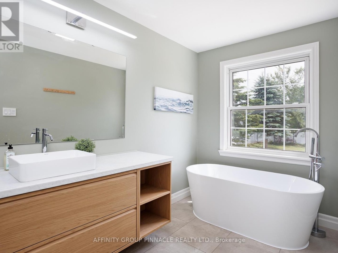 1042 SKYLINE ROAD, 