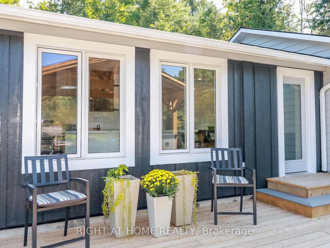 8150 Laidlaw Avenue, Severn Lake