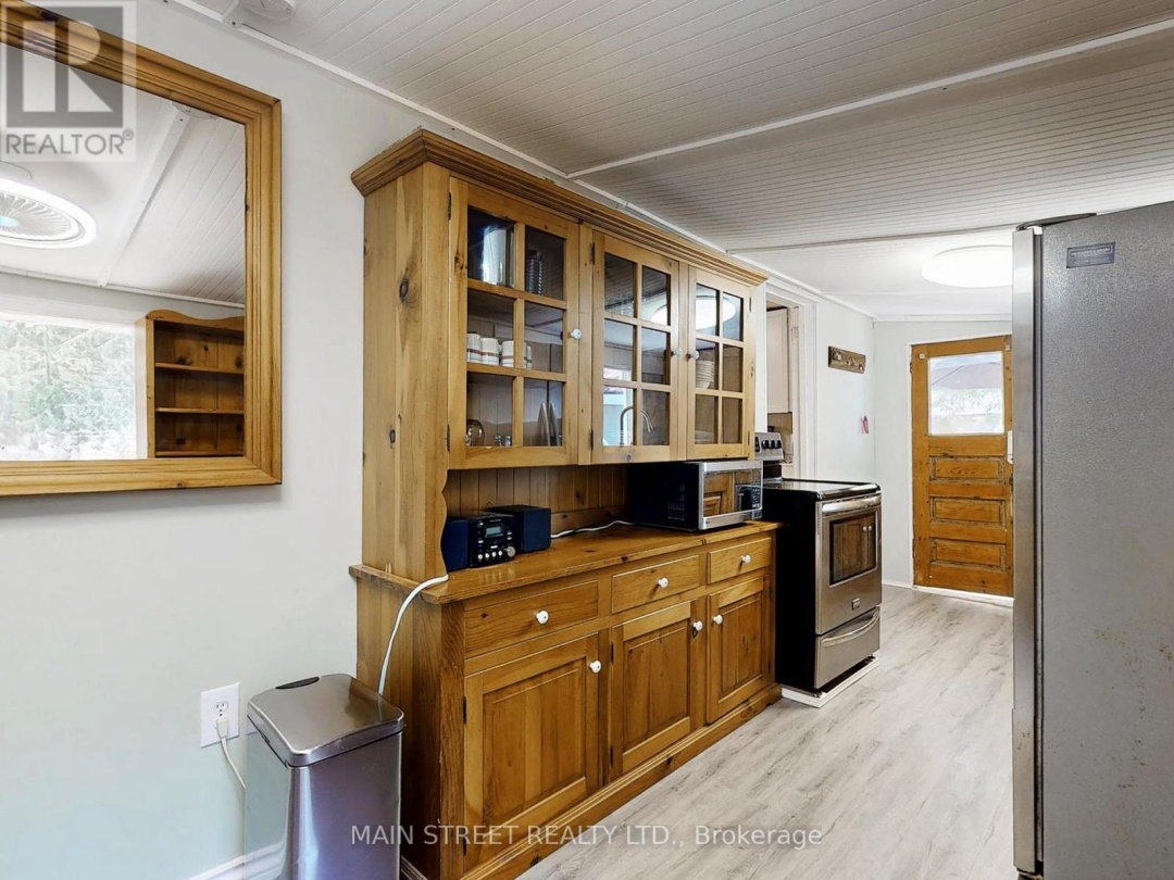 2 Ceadarhurst Avenue, Sturgeon Lake