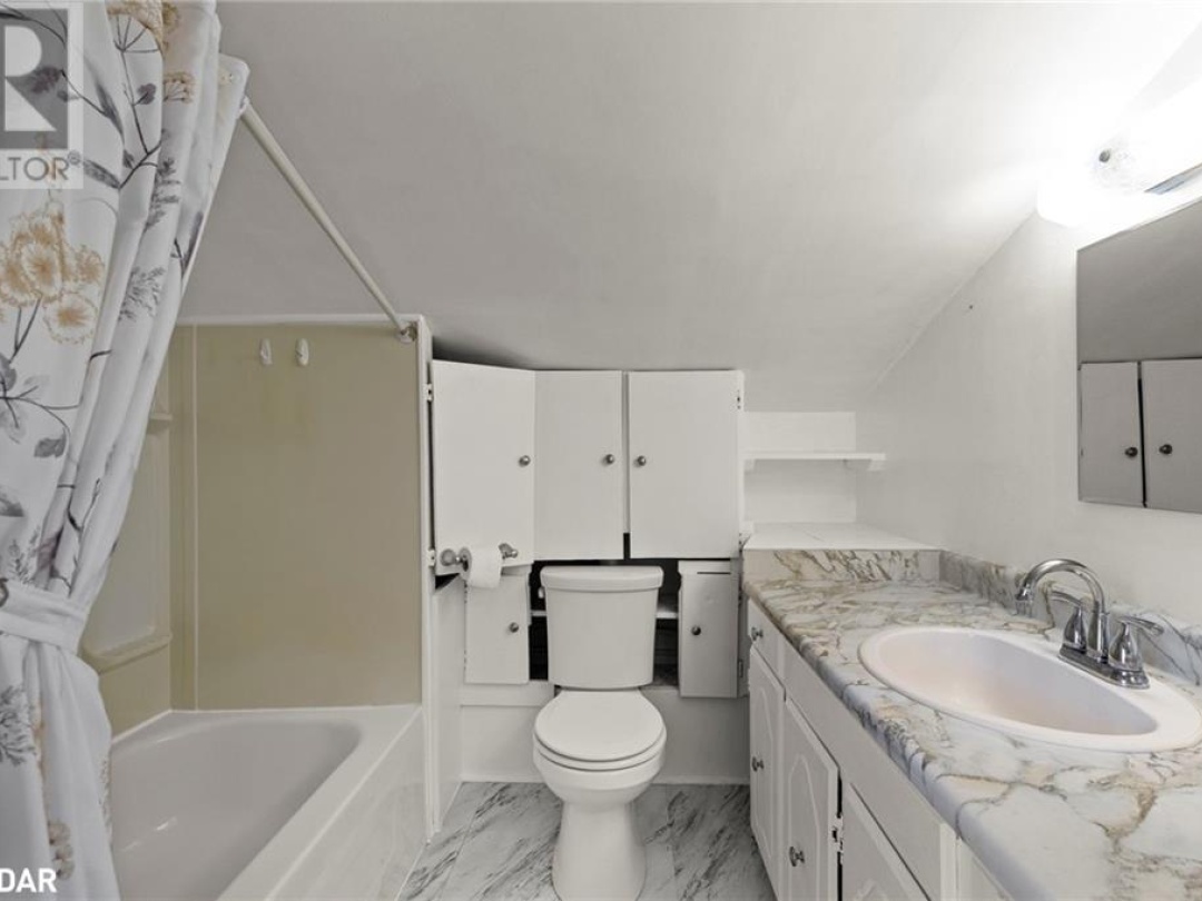 3 COURTLAND Street, 