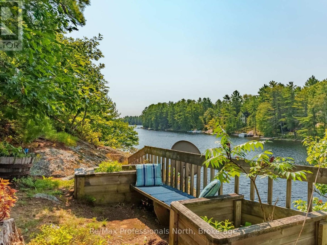 1118 Tomingas Road, Sunny Lake