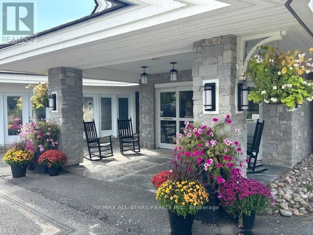 31 1869 Muskoka Road 118, 