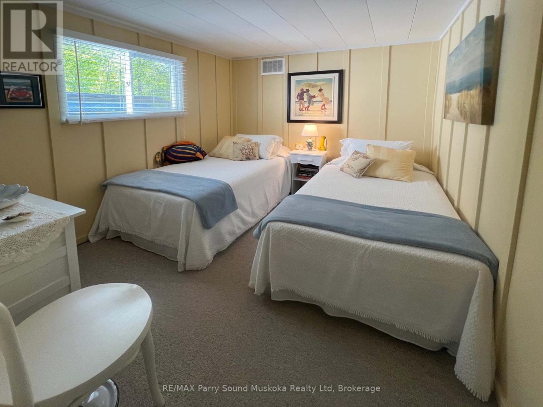 586 Rose Island Drive, Georgian Bay