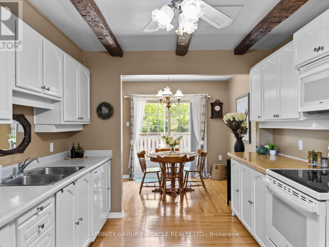 431 DUNDAS STREET, 
