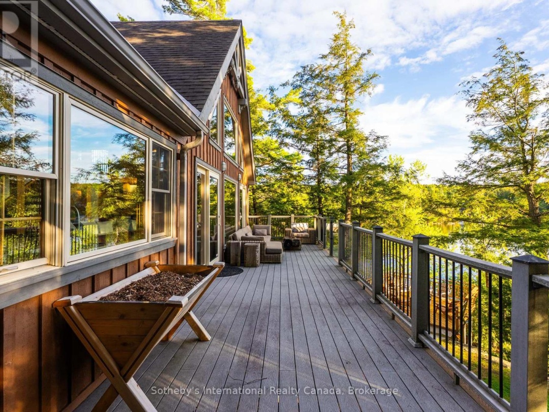 1075 ELMHURST LANE, Kennisis Lake