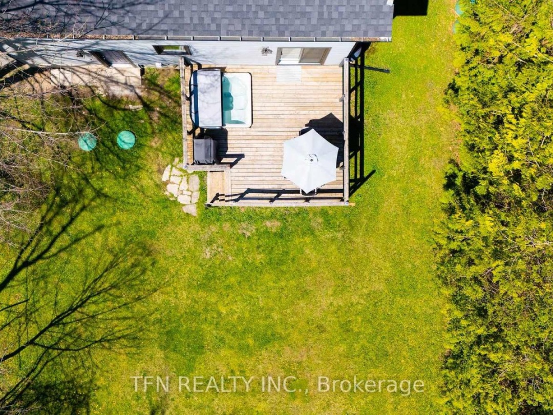 4 PINEWOOD BOULEVARD, 
