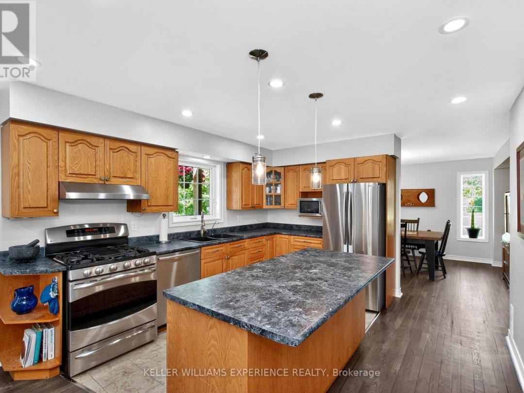 8 THATCHER PLACE, 