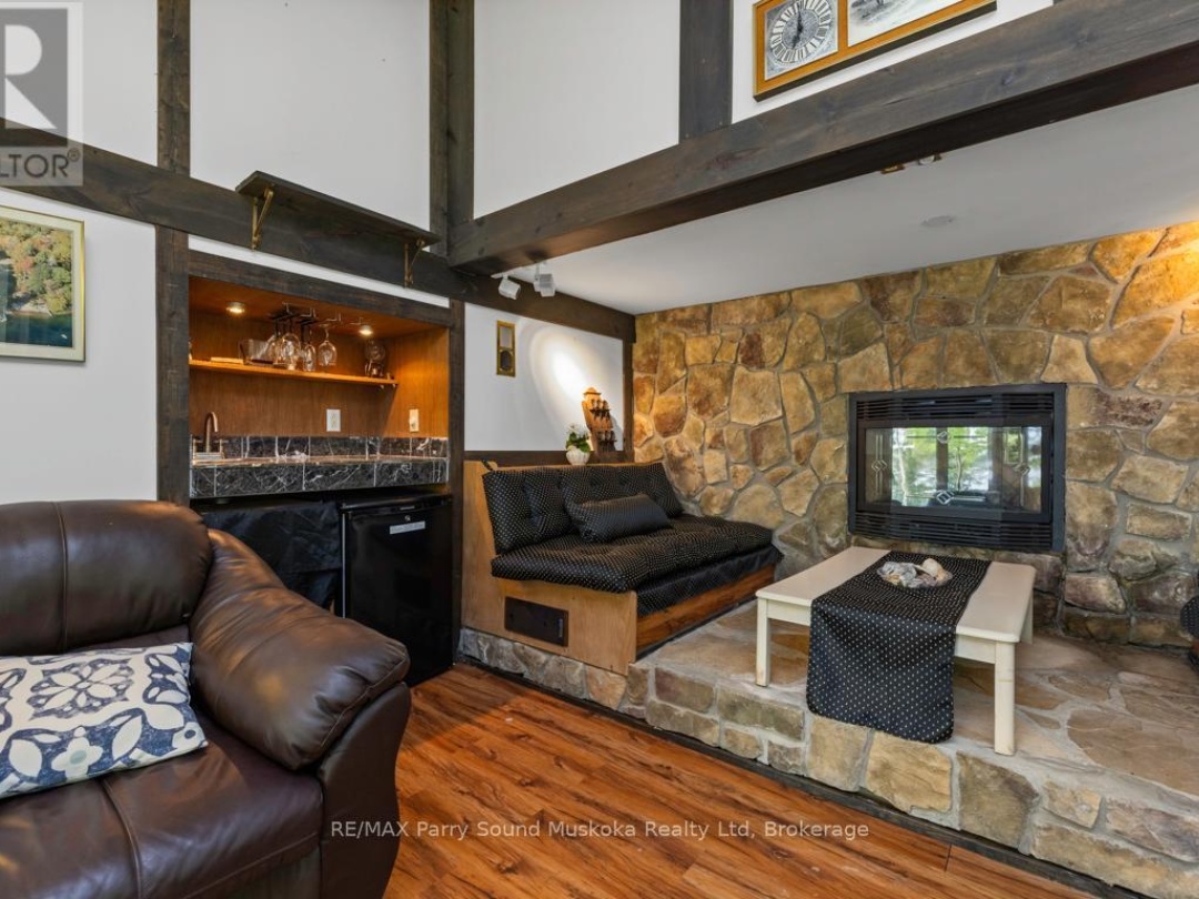 49 Bayshore Drive, Clear Lake