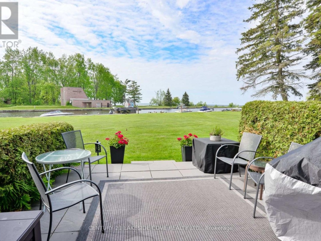 Unit 14 1 Paradise Boulevard, Lake Simcoe