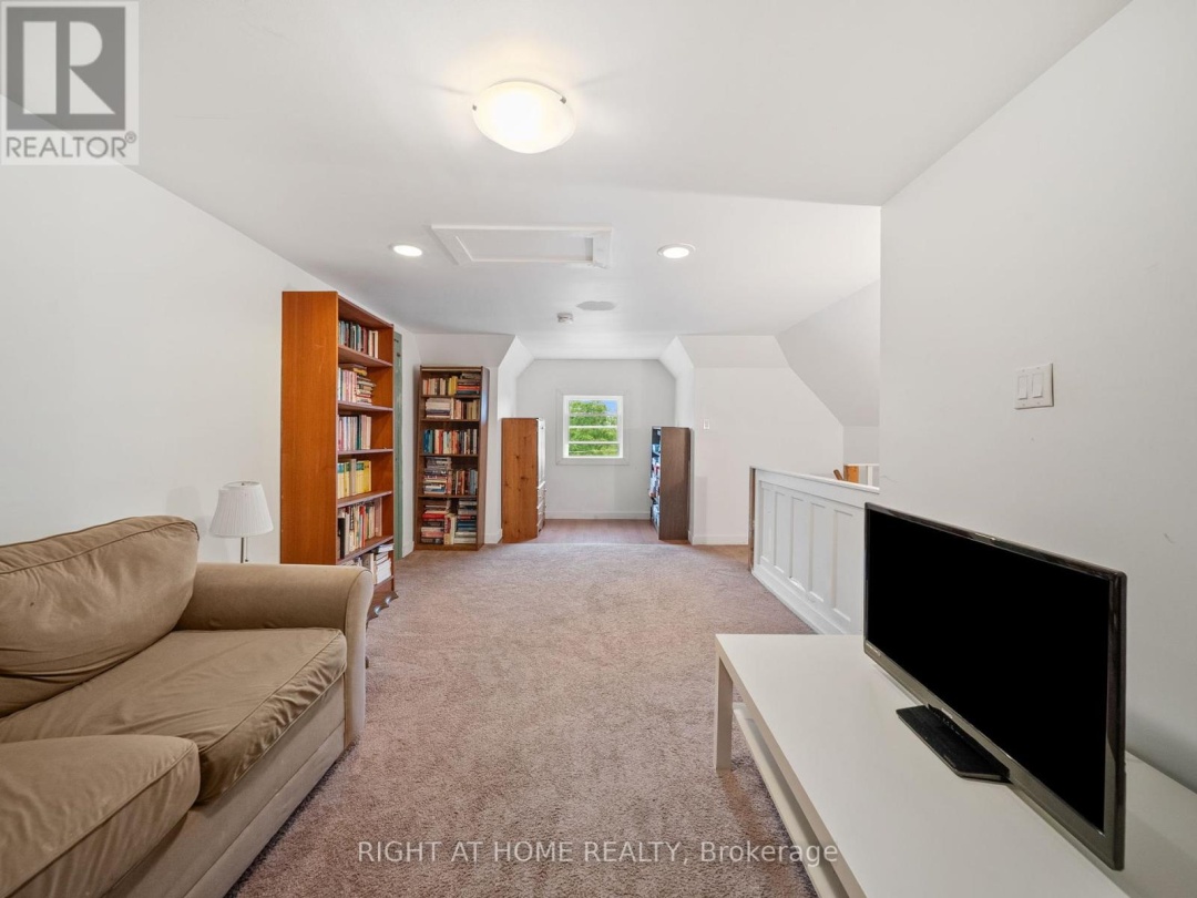 251 LACLIE STREET, 
