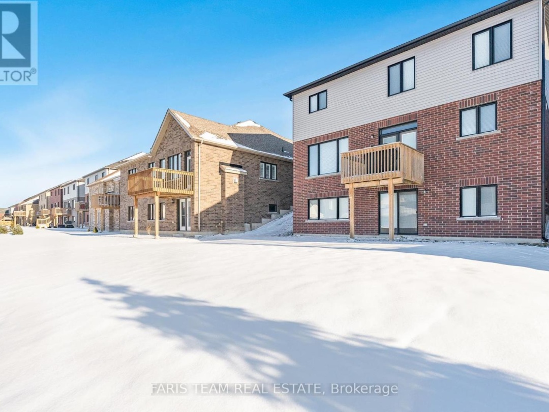3096 Orion Boulevard, Orillia