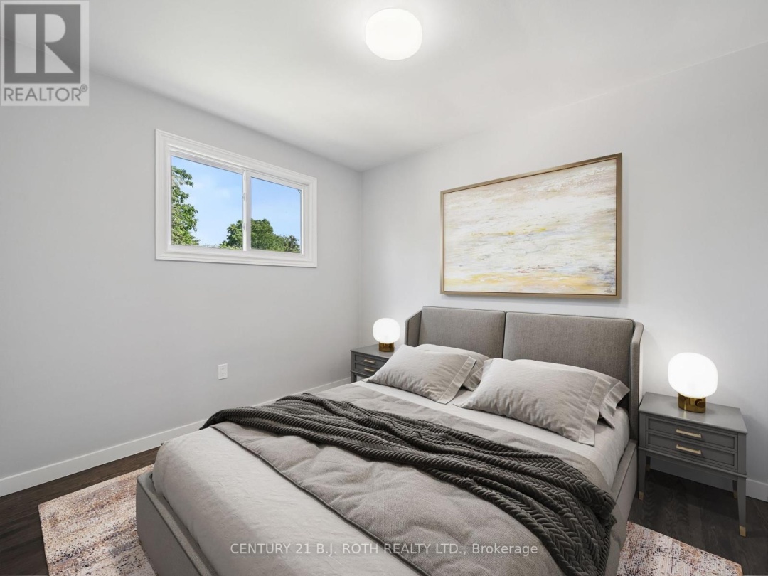 138 SIMCOE STREET, 
