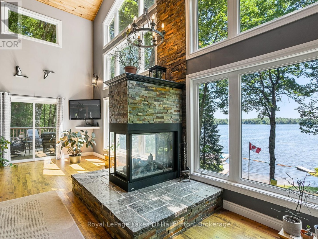 1047 Balmoral Lane, Trooper Lake