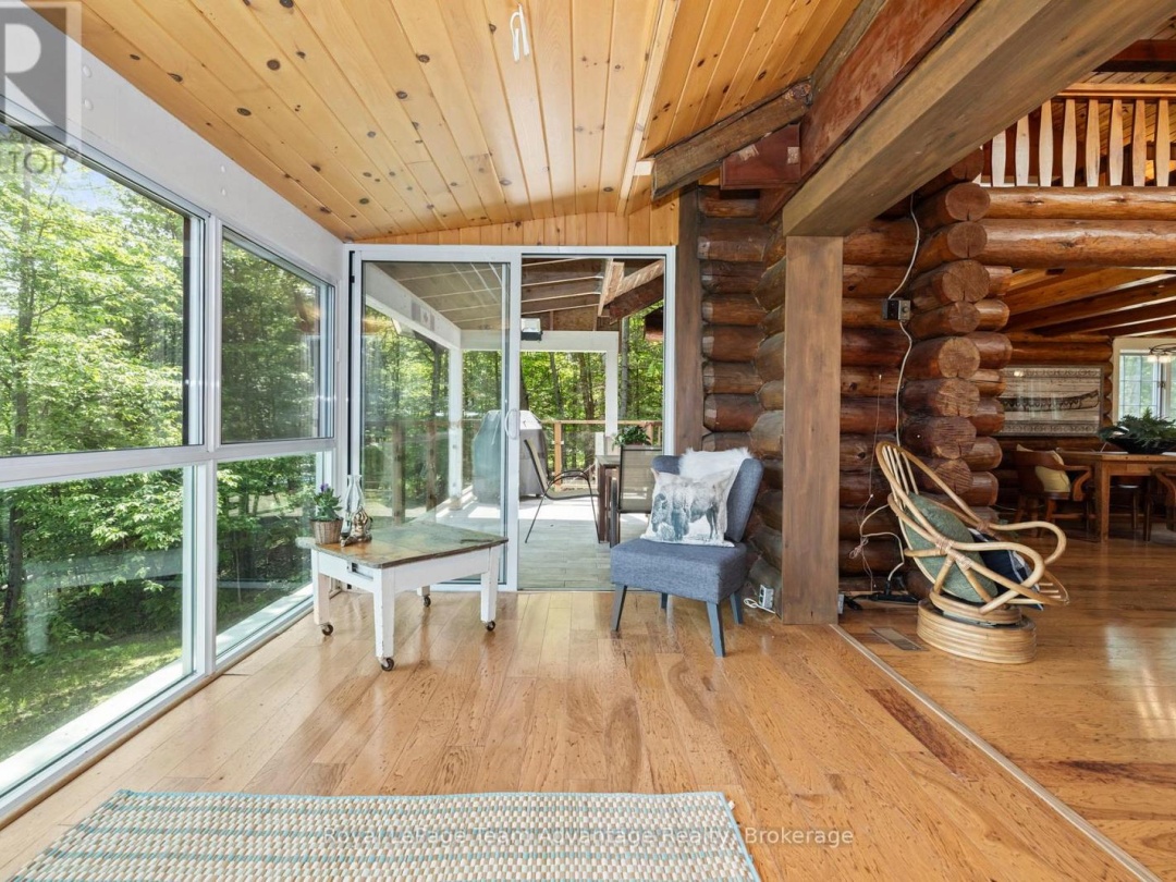 25 LIMBERT LANE N, 