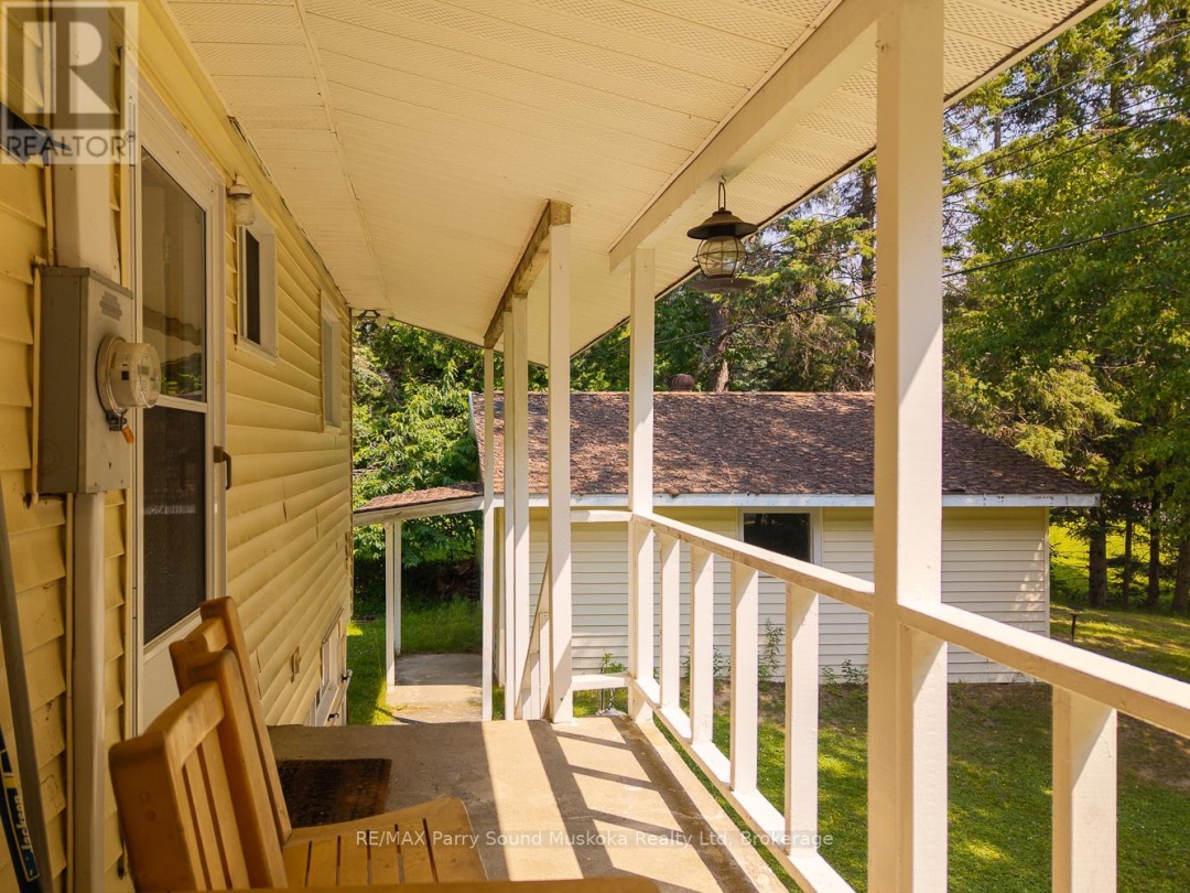 86 LAKESIDE CRESCENT, 