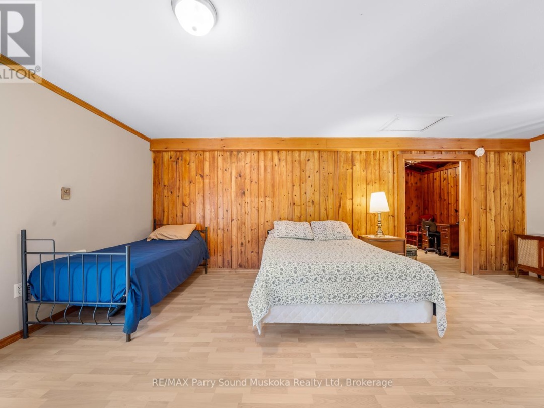 124 PINEWOOD ROAD, 