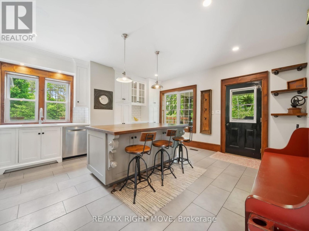 3062 TOWNLINE RR5 TOWNLINE, 