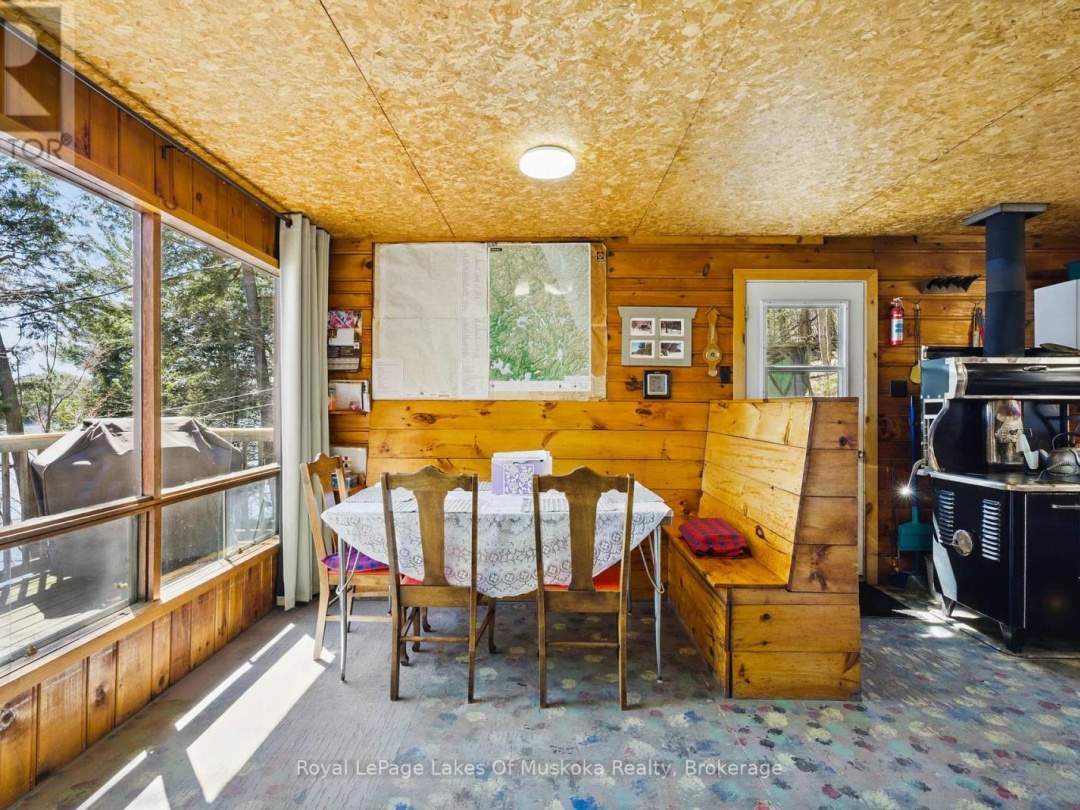 1002 Camp Lake Road, Camp Lake
