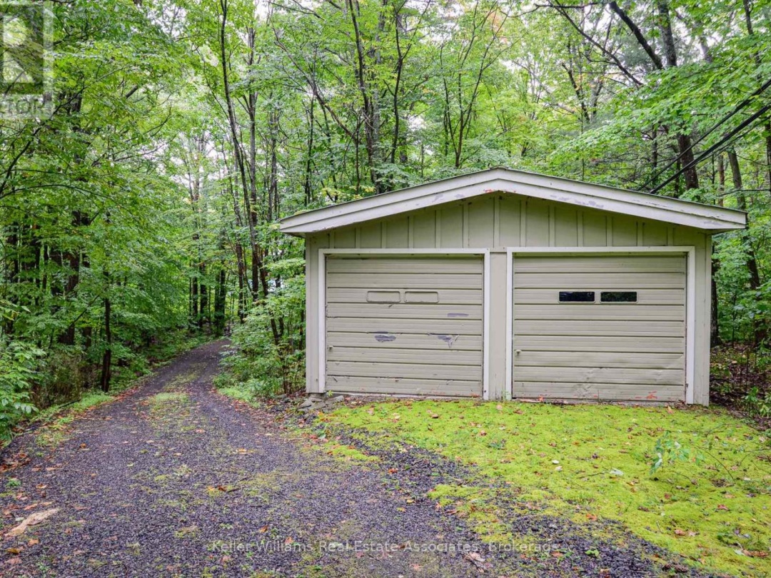 1029 LAKESHORE DRIVE, Lake Muskoka