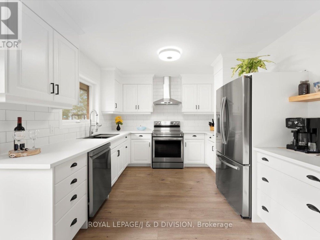 233 Bayshore Drive, Lake Simcoe