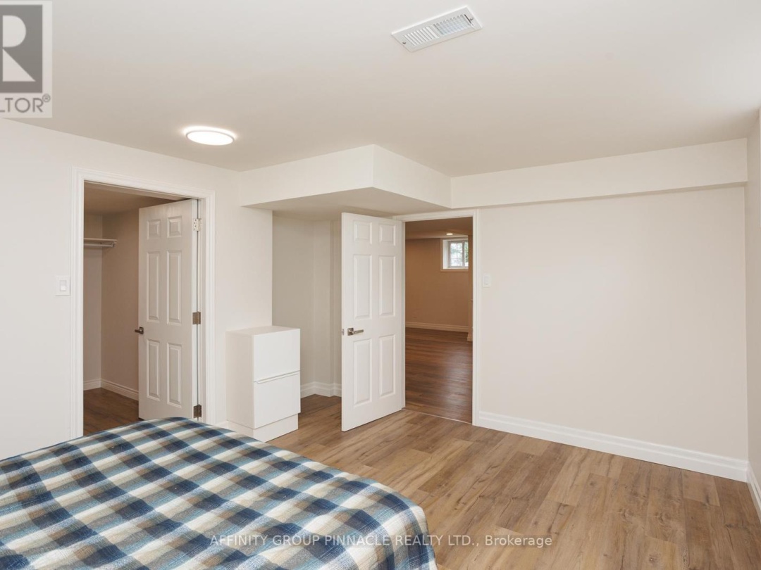 1042 SKYLINE ROAD, 