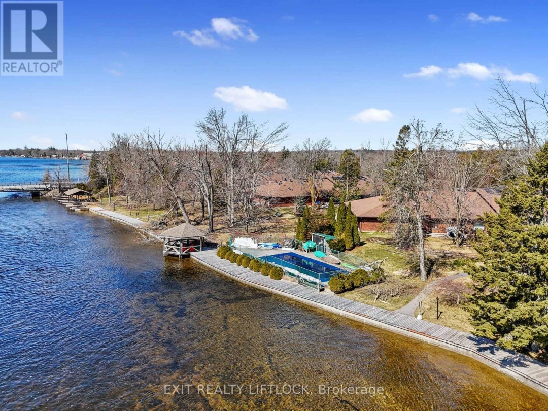 111 200 East Street S, Little Bob Channel Lake