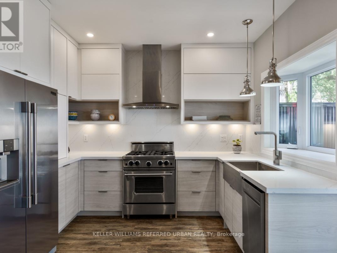 210 Morrison Avenue, Lake Simcoe