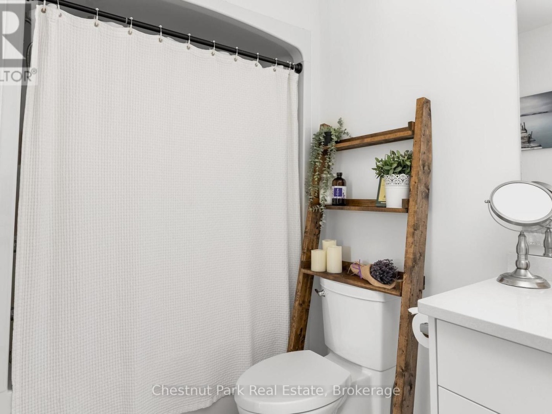 109 - 18 CAMPUS TRAIL, 