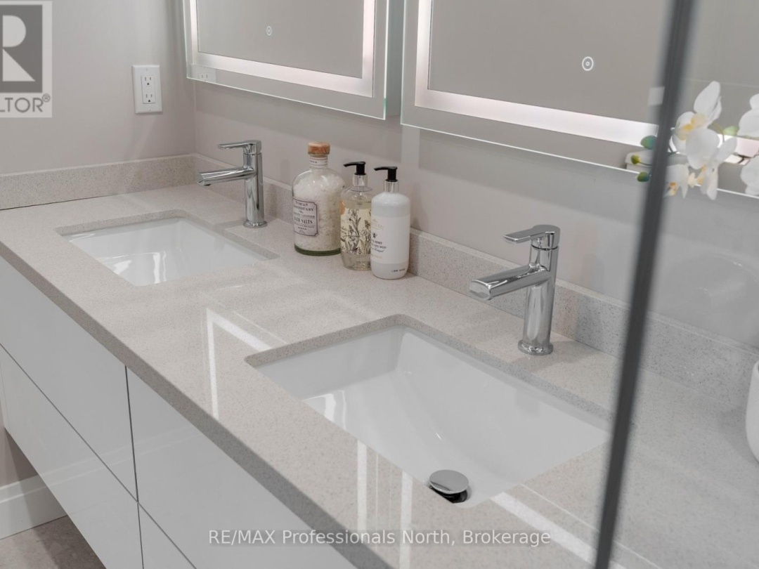 203 - 32 BRUNEL ROAD, 