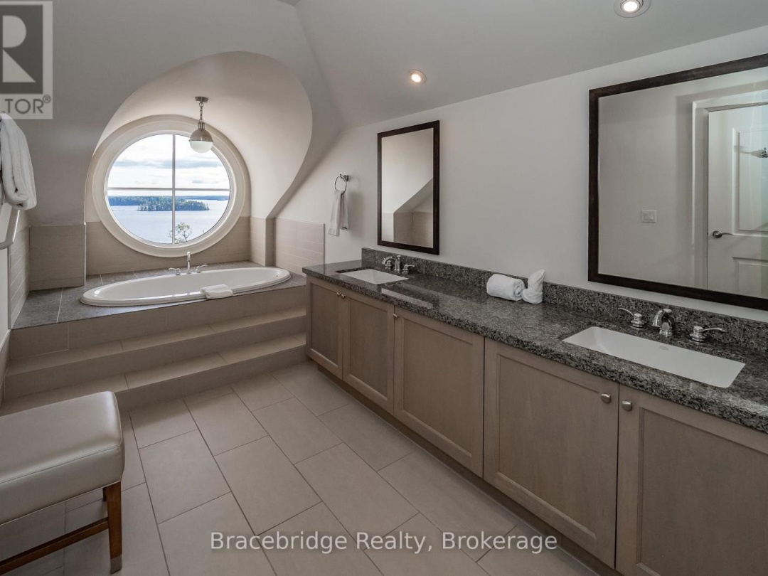 1869 MUSKOKA RD 118 W HIGHWAY, 