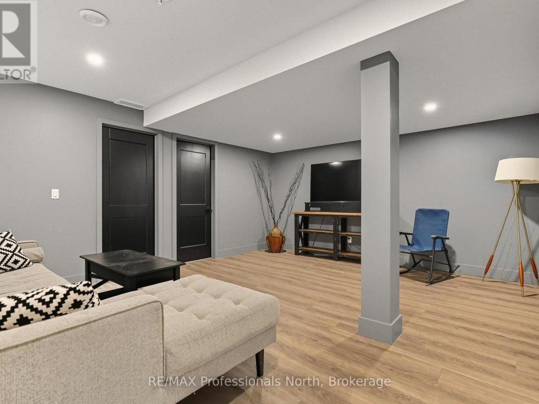 1064 NAISMITH ROAD, 
