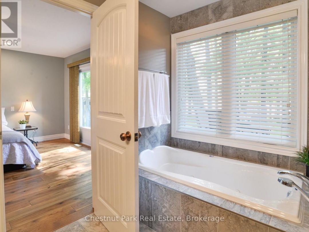 3547 Lauderdale Pt Crescent, Sparrow Lake
