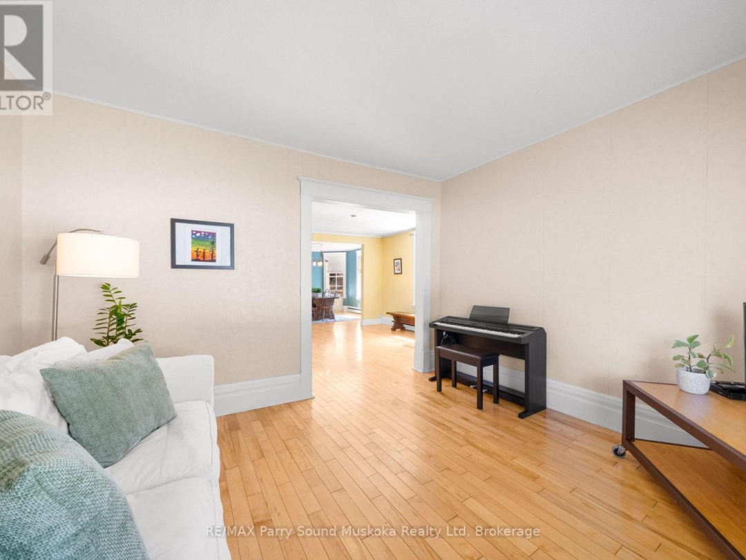 17 WAUBEEK STREET, 