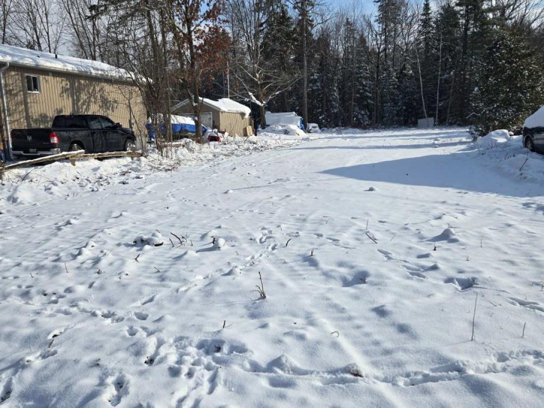 77 Antiquary Beach Road N, Canal Lake