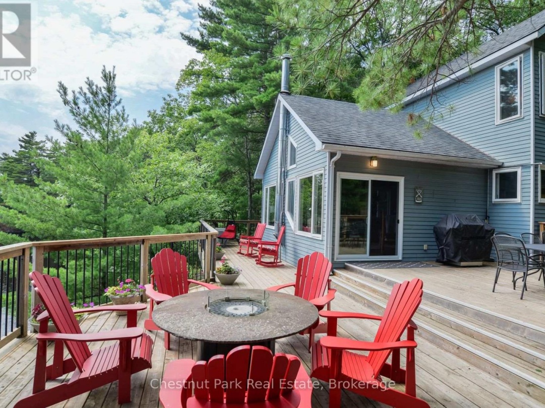 1049 Route 11 Road E, Kahshe Lake