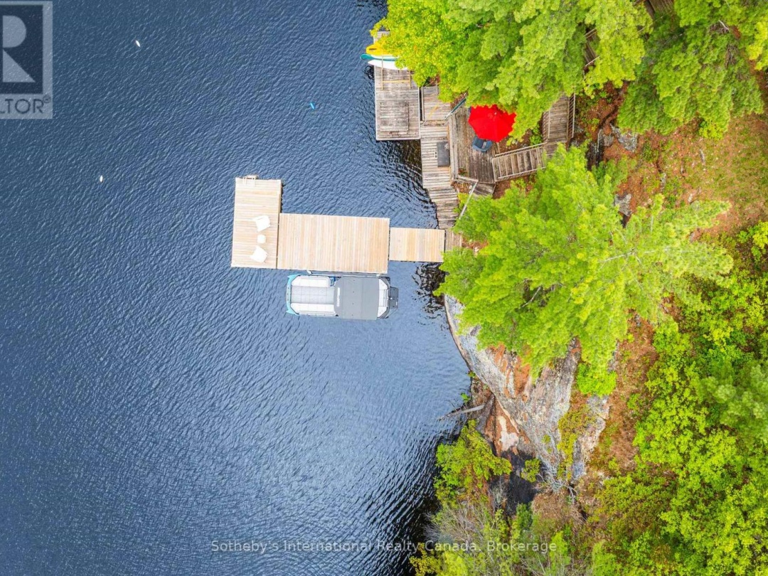 5760 Kahshe Lake, Kahshe Lake