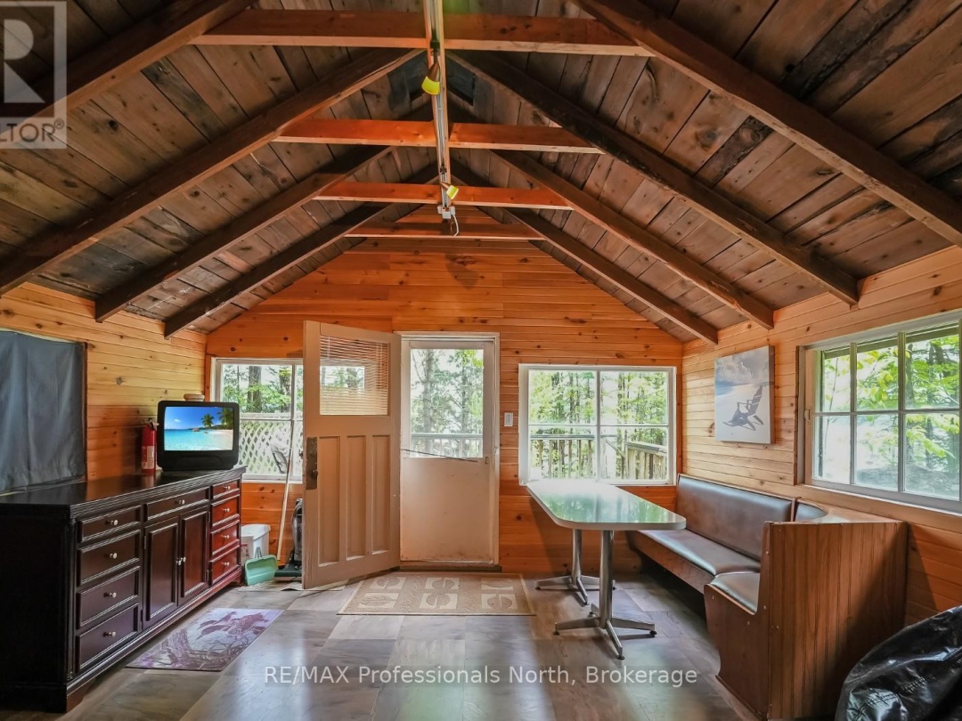 2598 GLAMORGAN ROAD, 