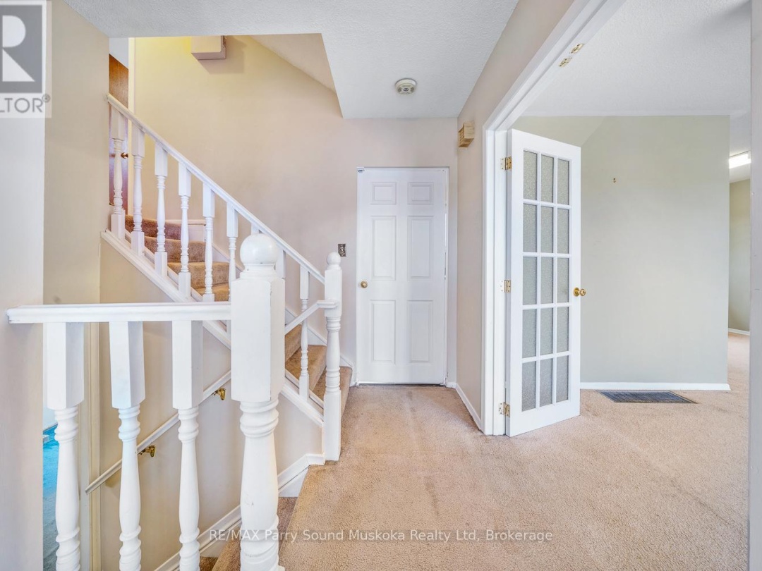 2 WILLIAM STREET, Parry Sound