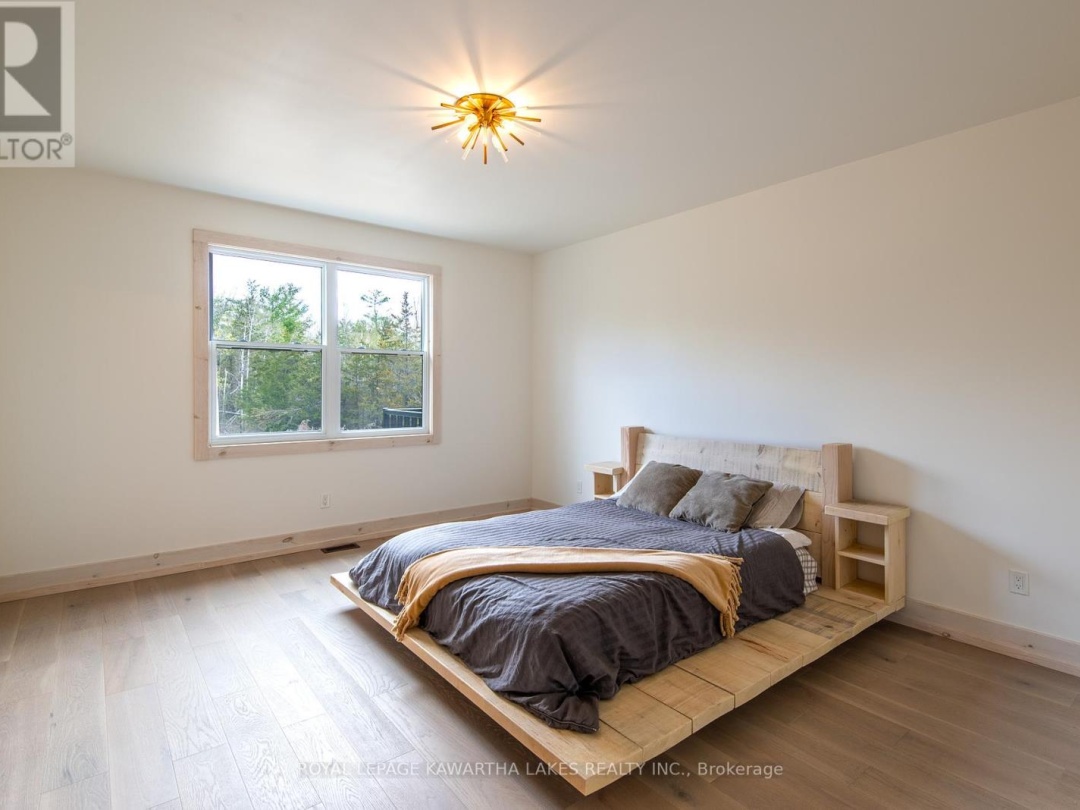 104 MOON LINE ROAD N, 