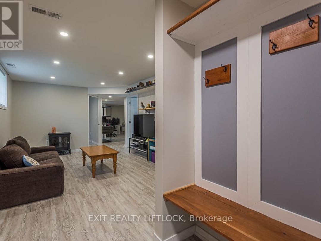 27 HELEN STREET, 