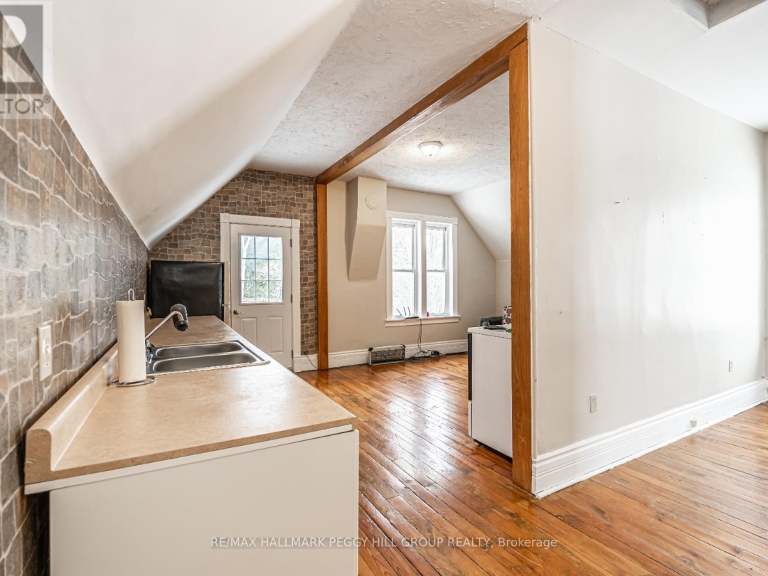 650 Mertz Corner Road, Tiny