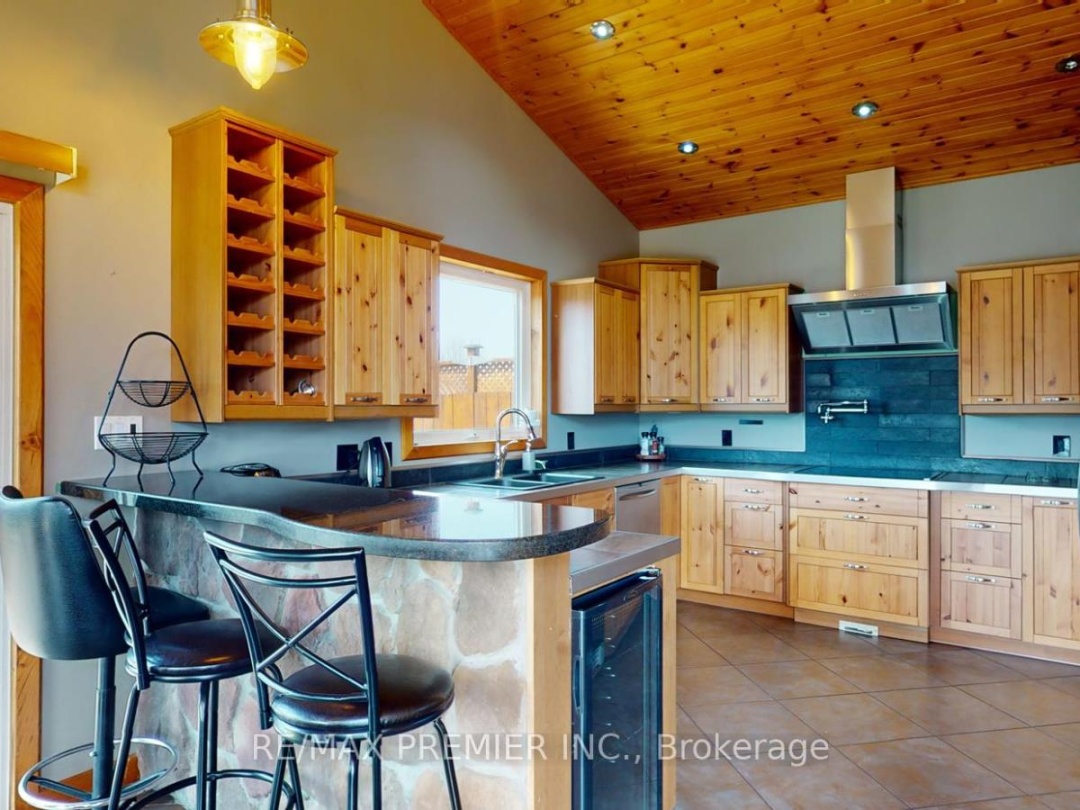 31 PARADISE BOULEVARD, 