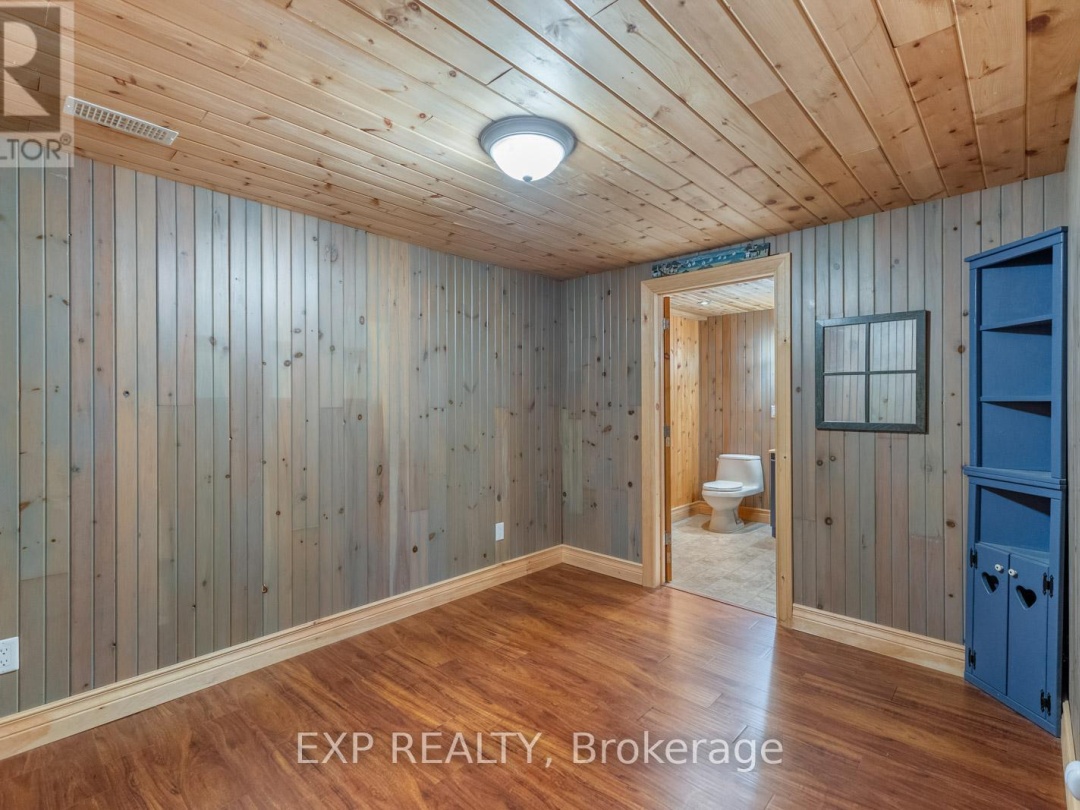 201 Avery Point Road, Dalrymple Lake