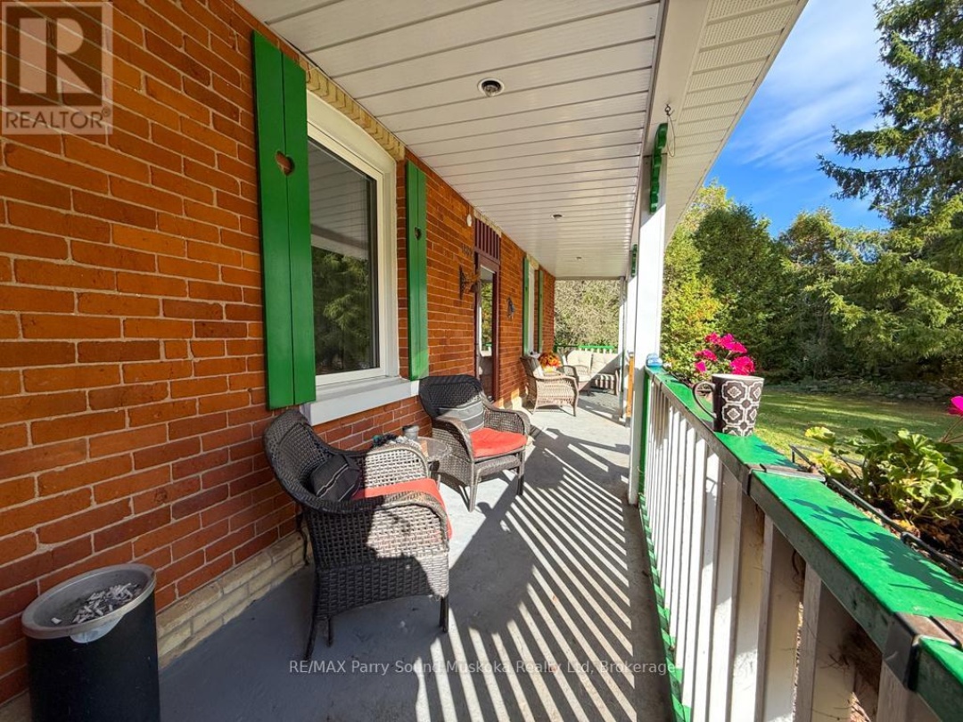 1862 DIVISION ROAD W, 