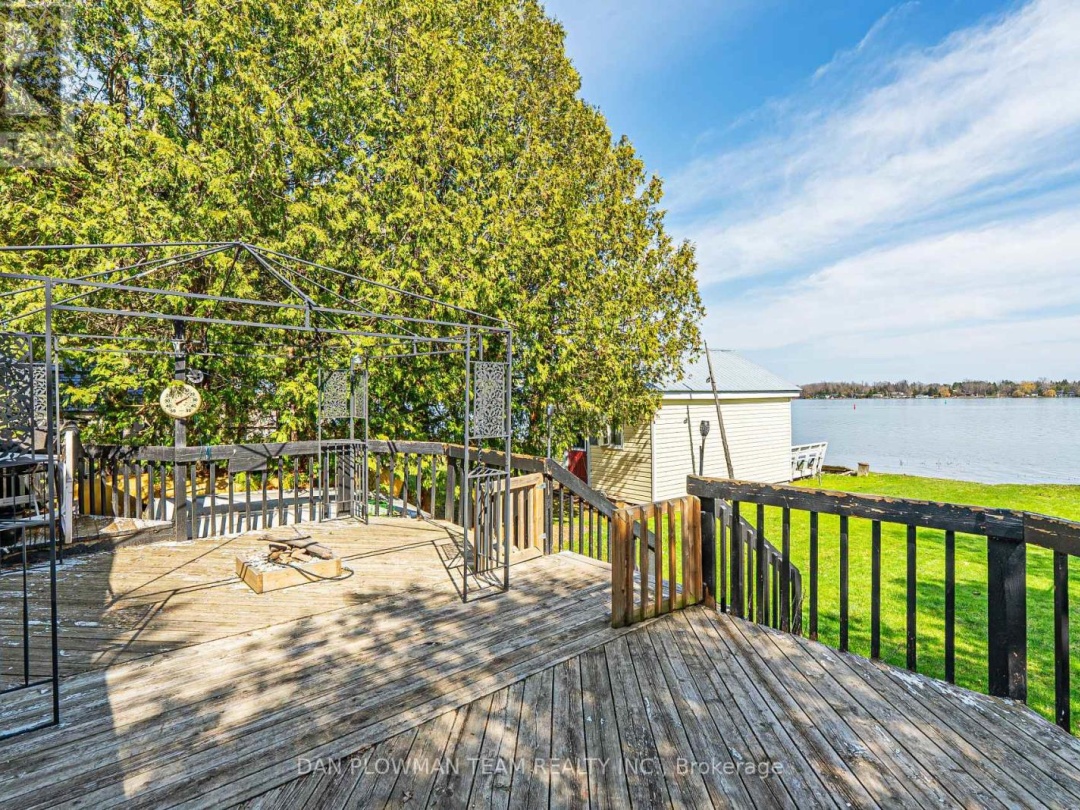 32 Beach Road, Lake Scugog