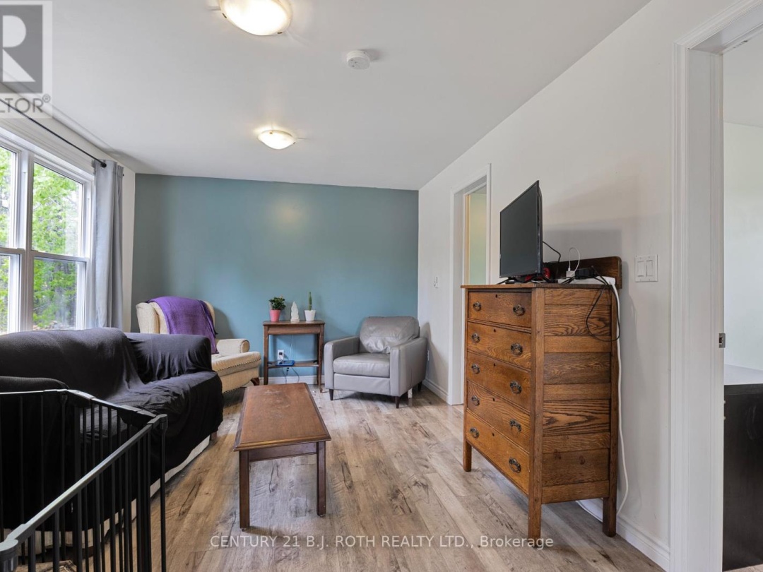 2100 HONEY HARBOUR ROAD, 