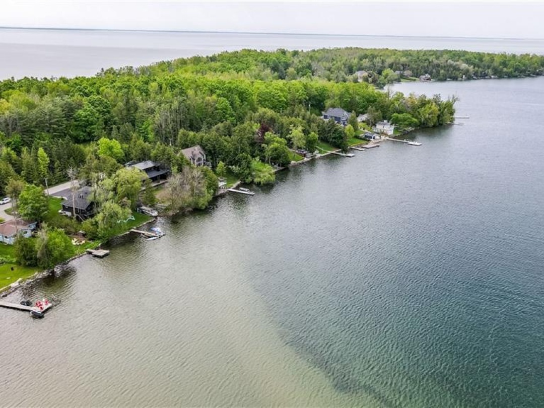 241 Eight Mile Point Road, Lake Simcoe