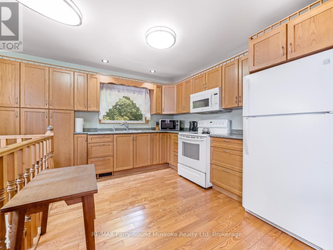 124 PINEWOOD ROAD, 